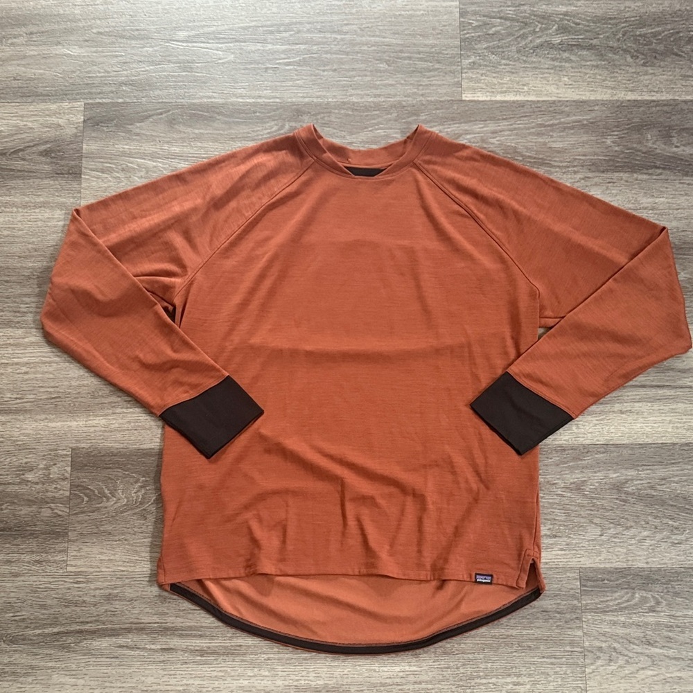 Patagonia Men's Burnt Orange Long Sleeve Shirt Lightweight Color-block Casual